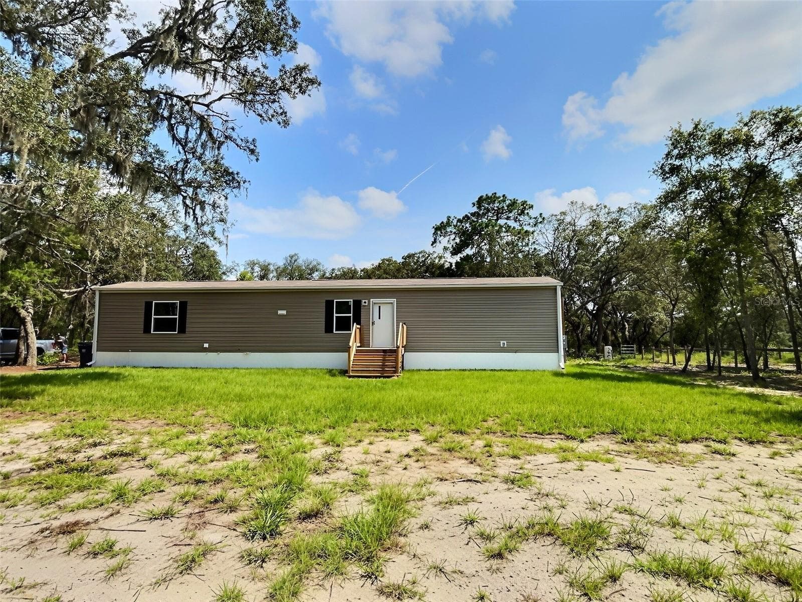 13354 Tyrone St photo 2