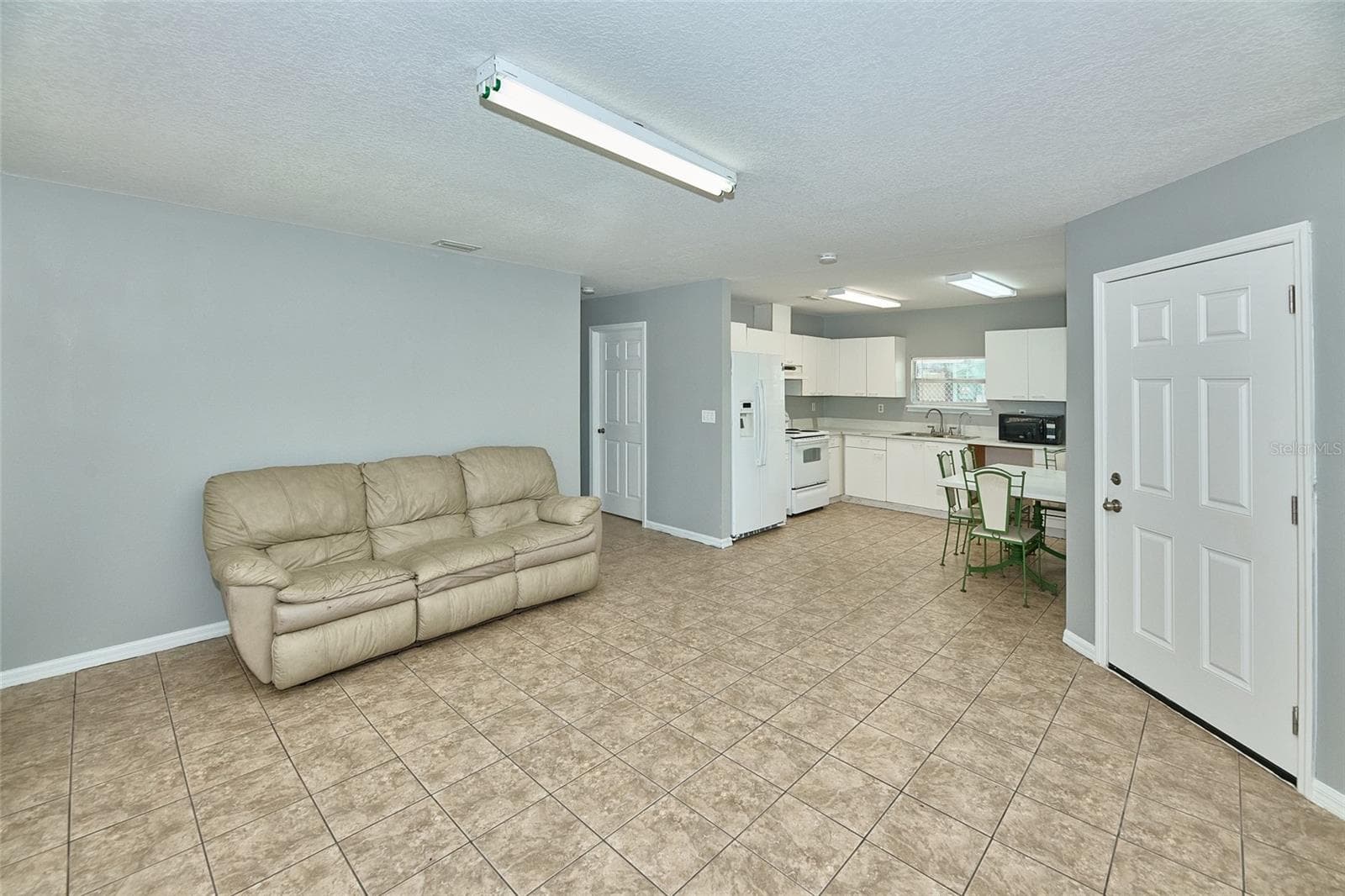 212 13th Ave W photo 5