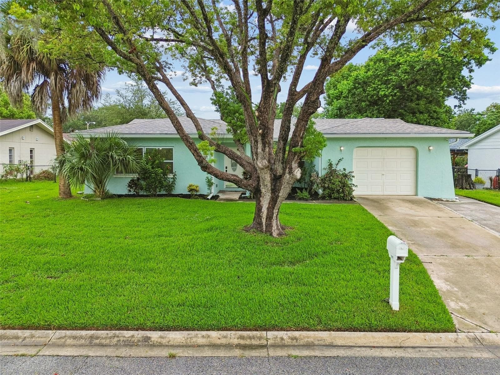 12807 Willowdale Way photo 3