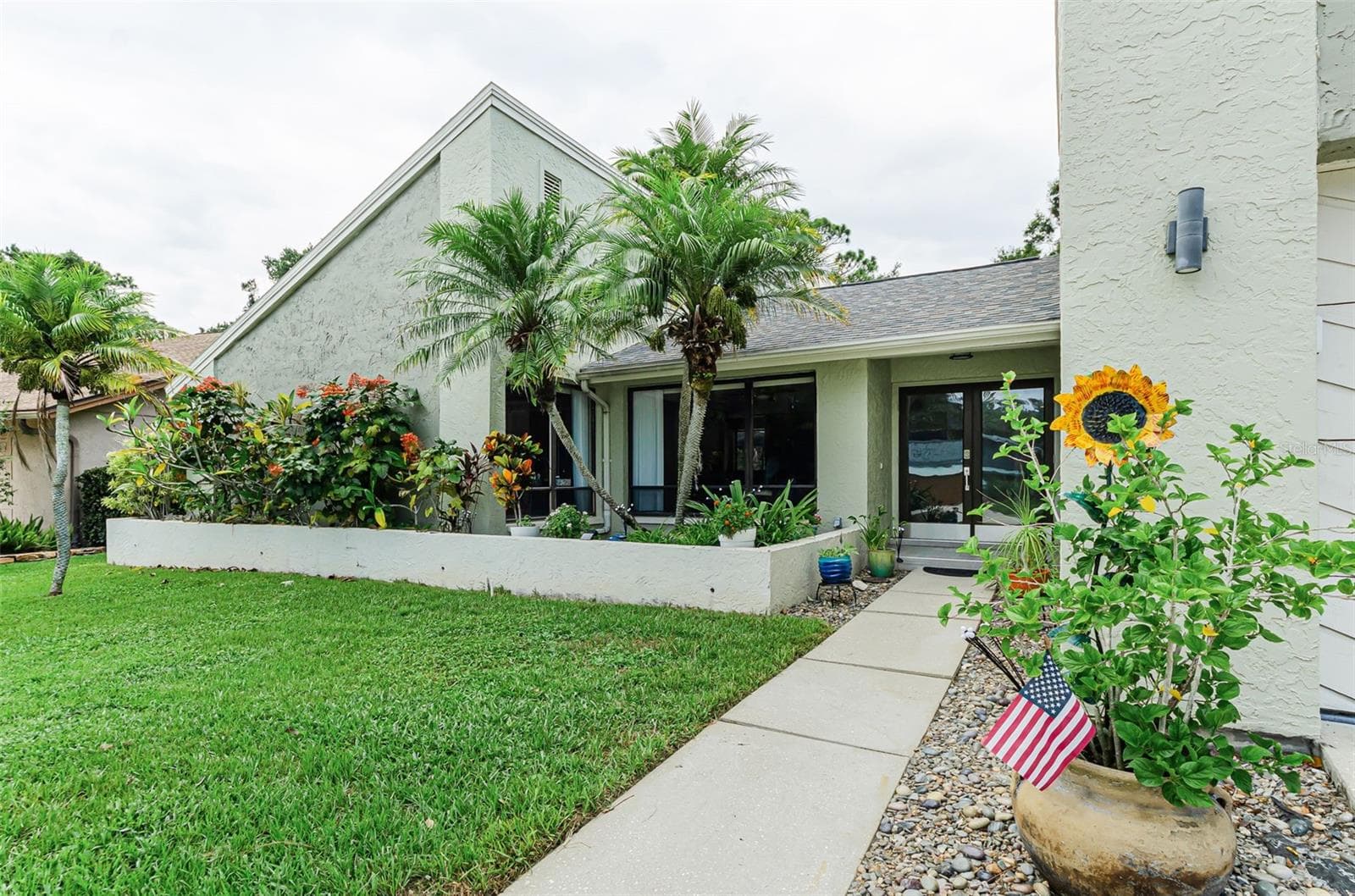 2063 Brookside Dr photo 3