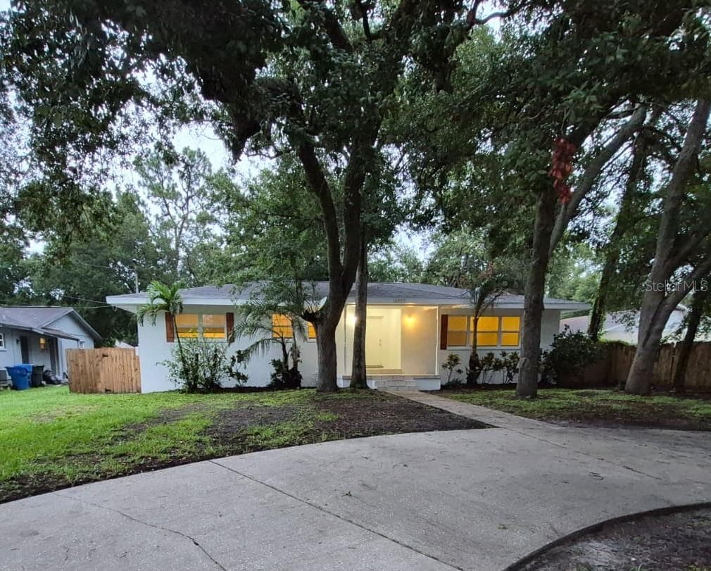 14857 Sunset St photo 3