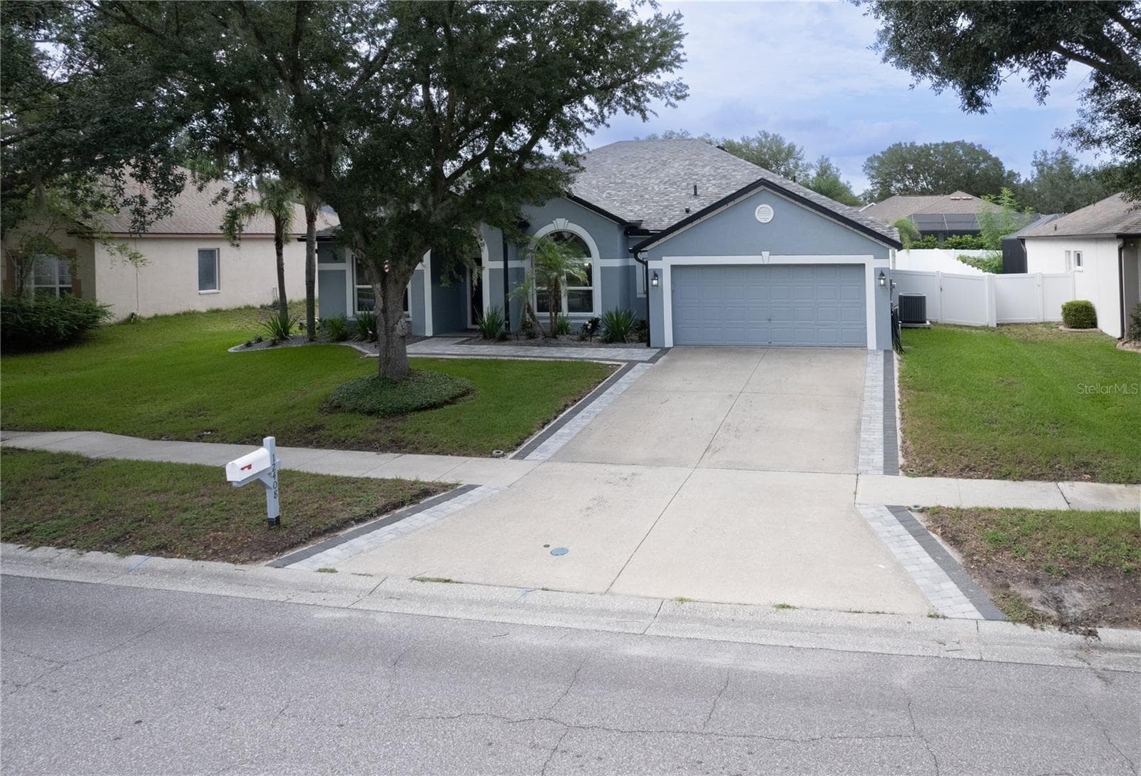 12408 Riverglen Dr photo 3