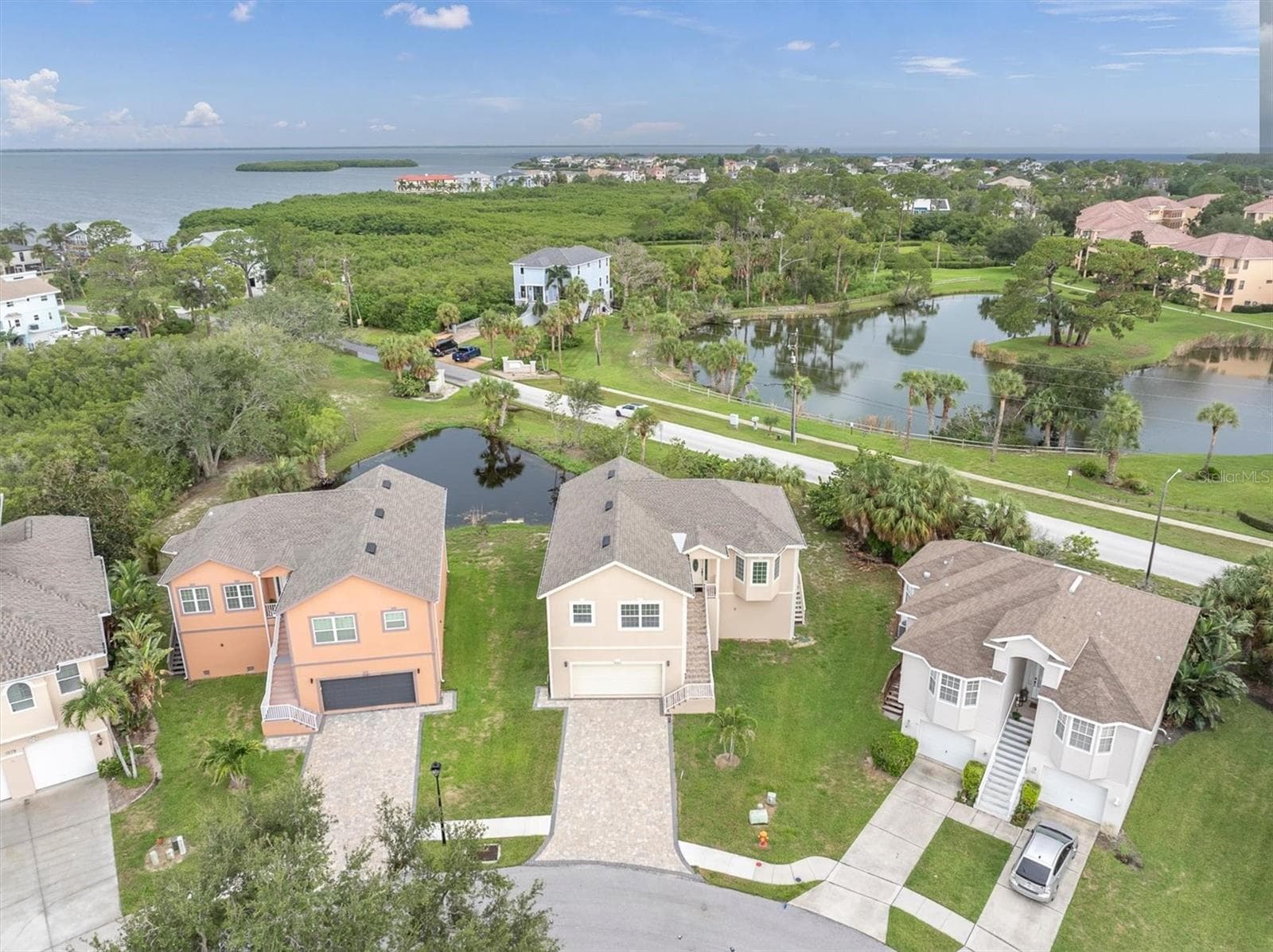 1083 S Pointe Alexis Dr photo 5