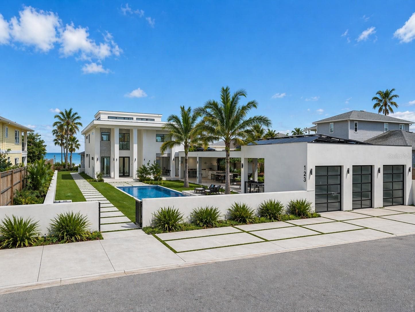 1817 Beach Dr SE photo 2