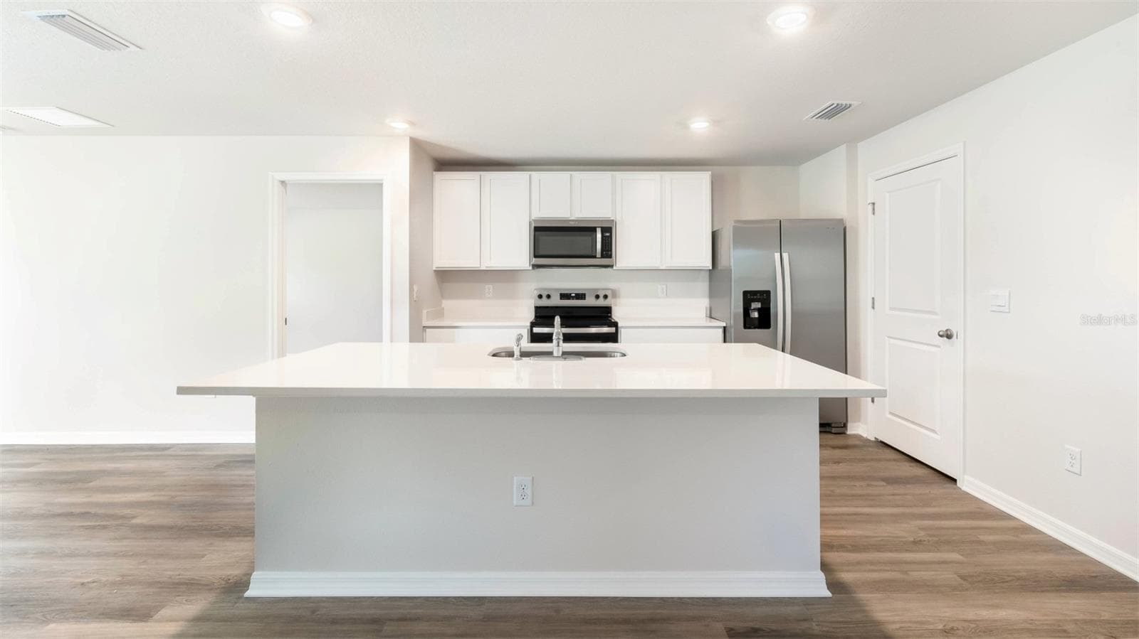 5415 Silver Moonlight Dr photo 4