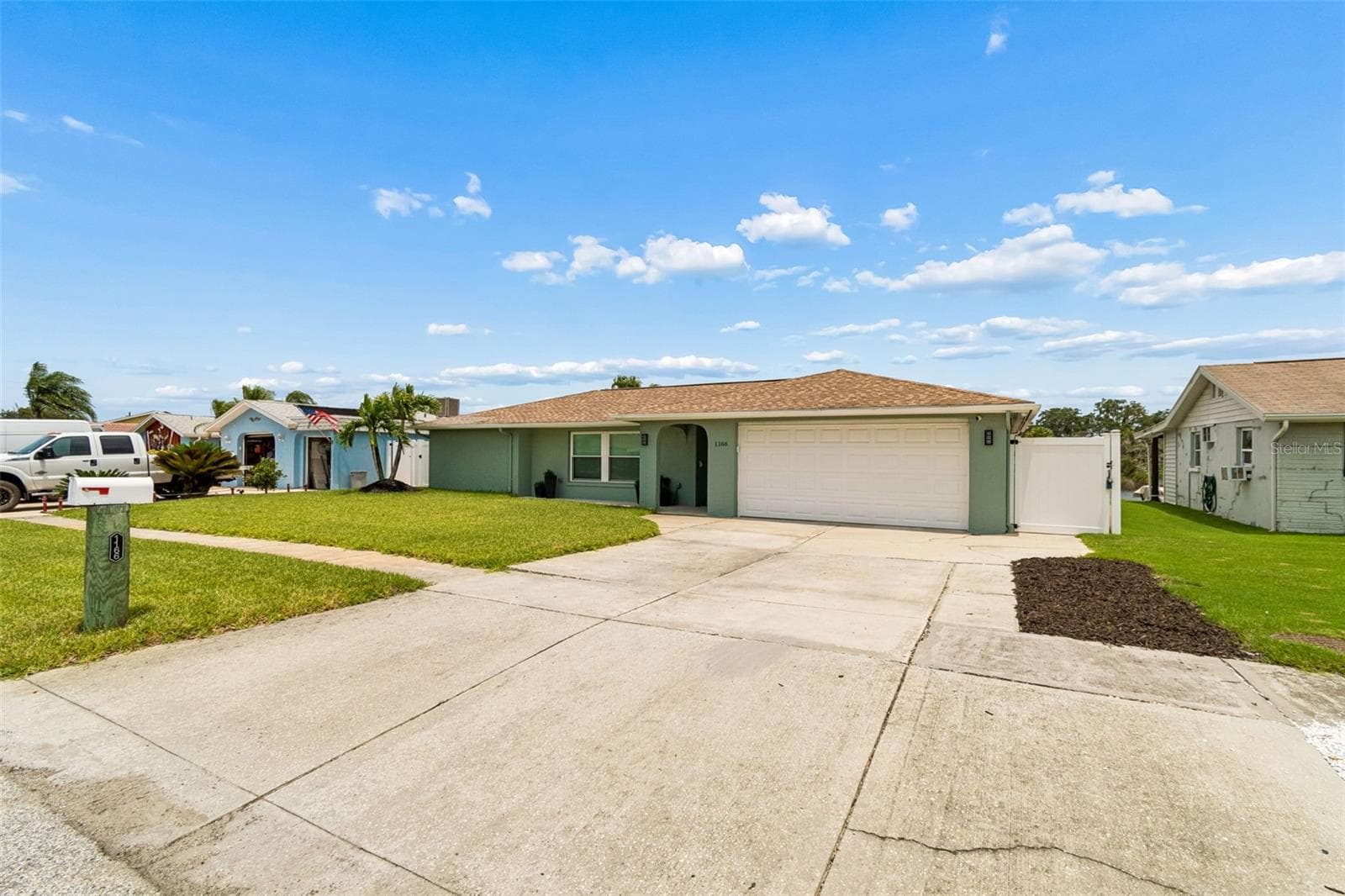 1166 Chancellor Dr photo 2