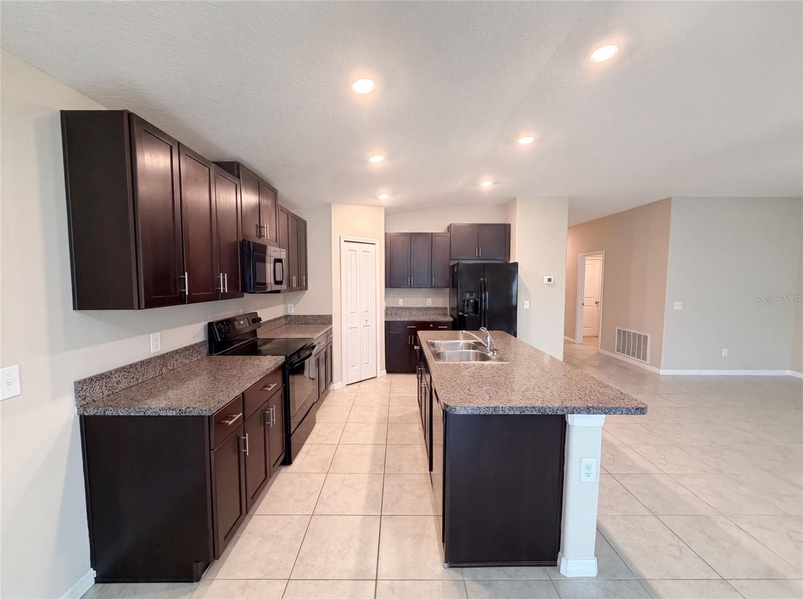 39693 Harvest Creek Ln photo 3