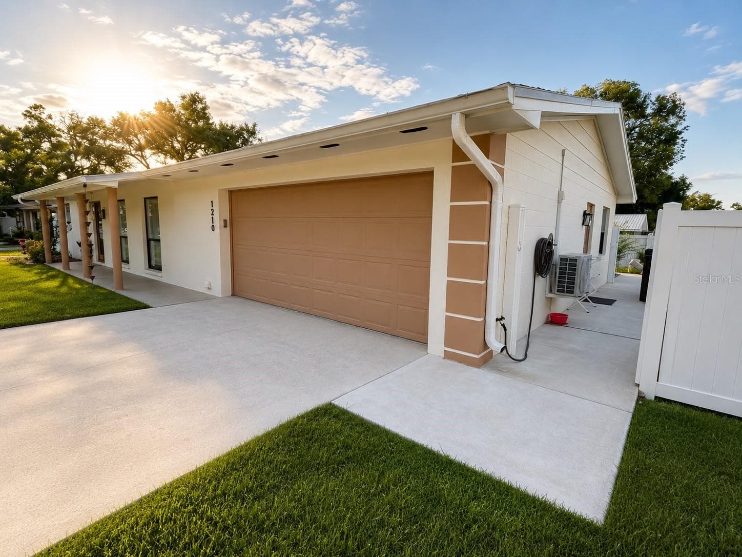 1210 Branda Vista Dr photo 5
