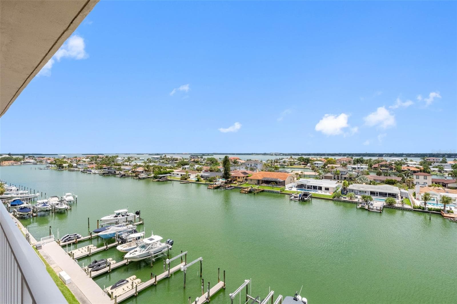 223 Island Way #7F photo 5