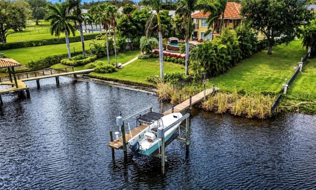4929 N River Shore Dr photo 3