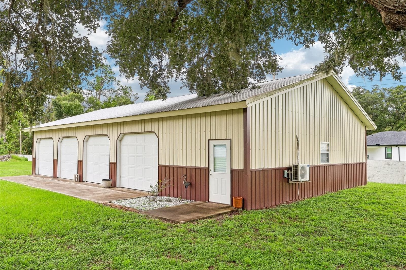 7026 Pinehaven Dr photo 2