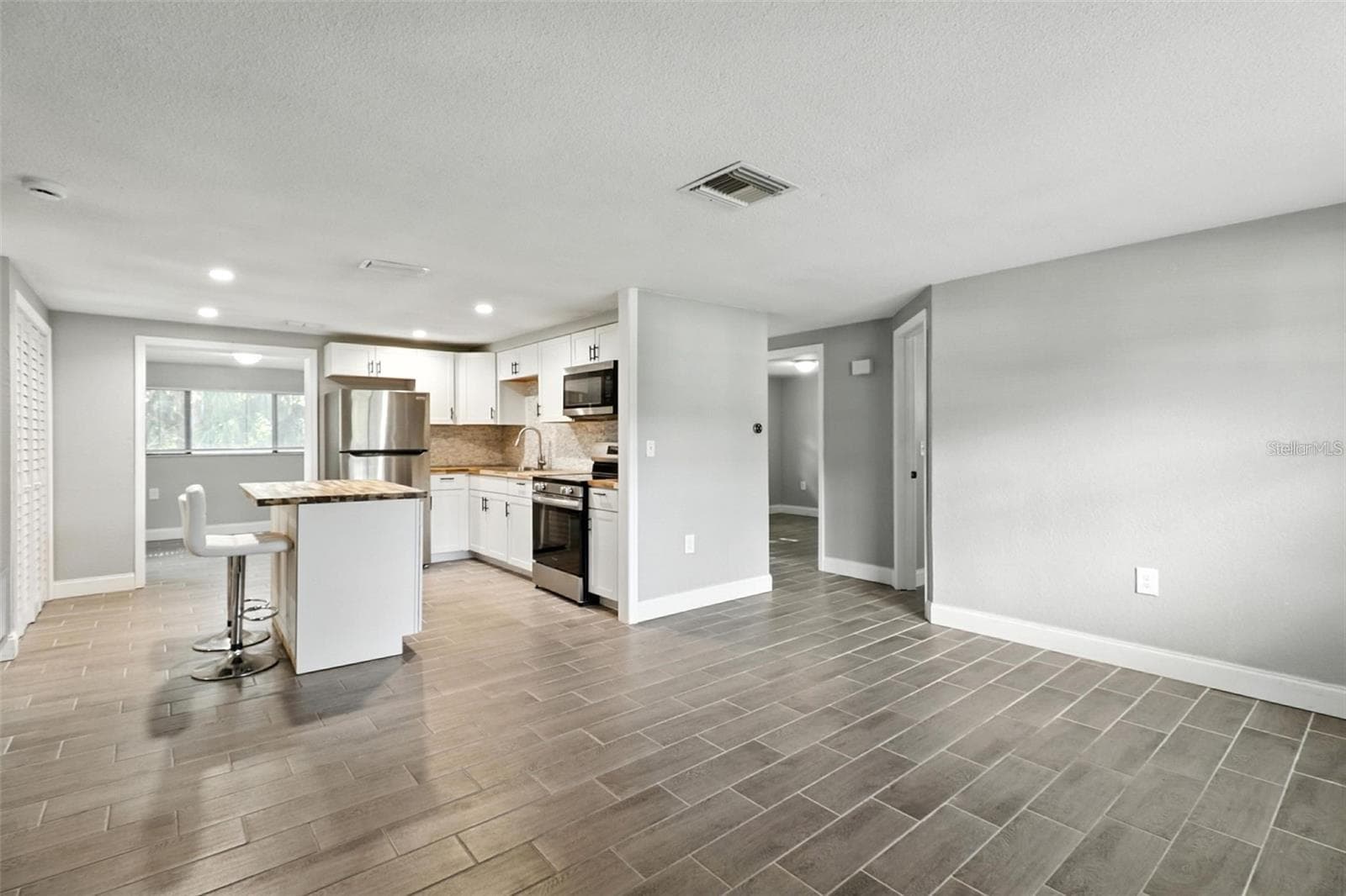8035 Gulf Way photo 4