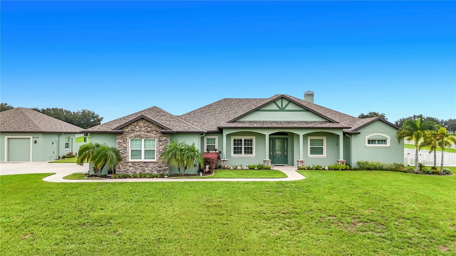 6130 Foxbrook Trl photo 3