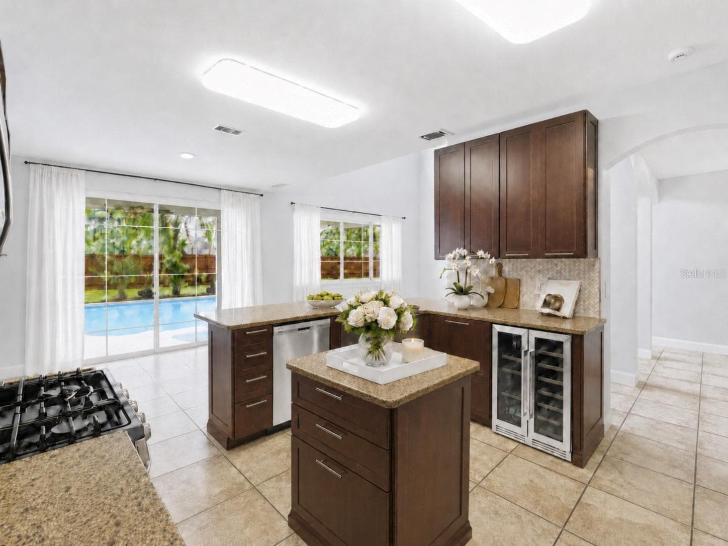 1610 Ledgestone Dr photo 4