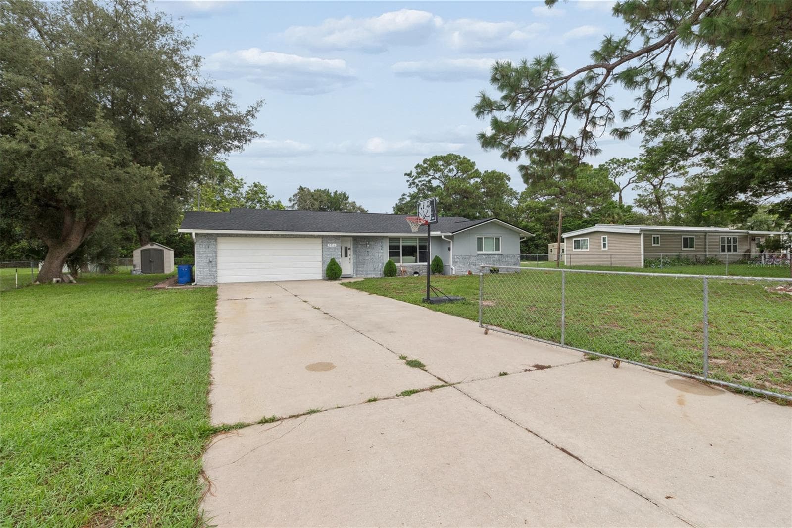 9733 Dick St photo 2