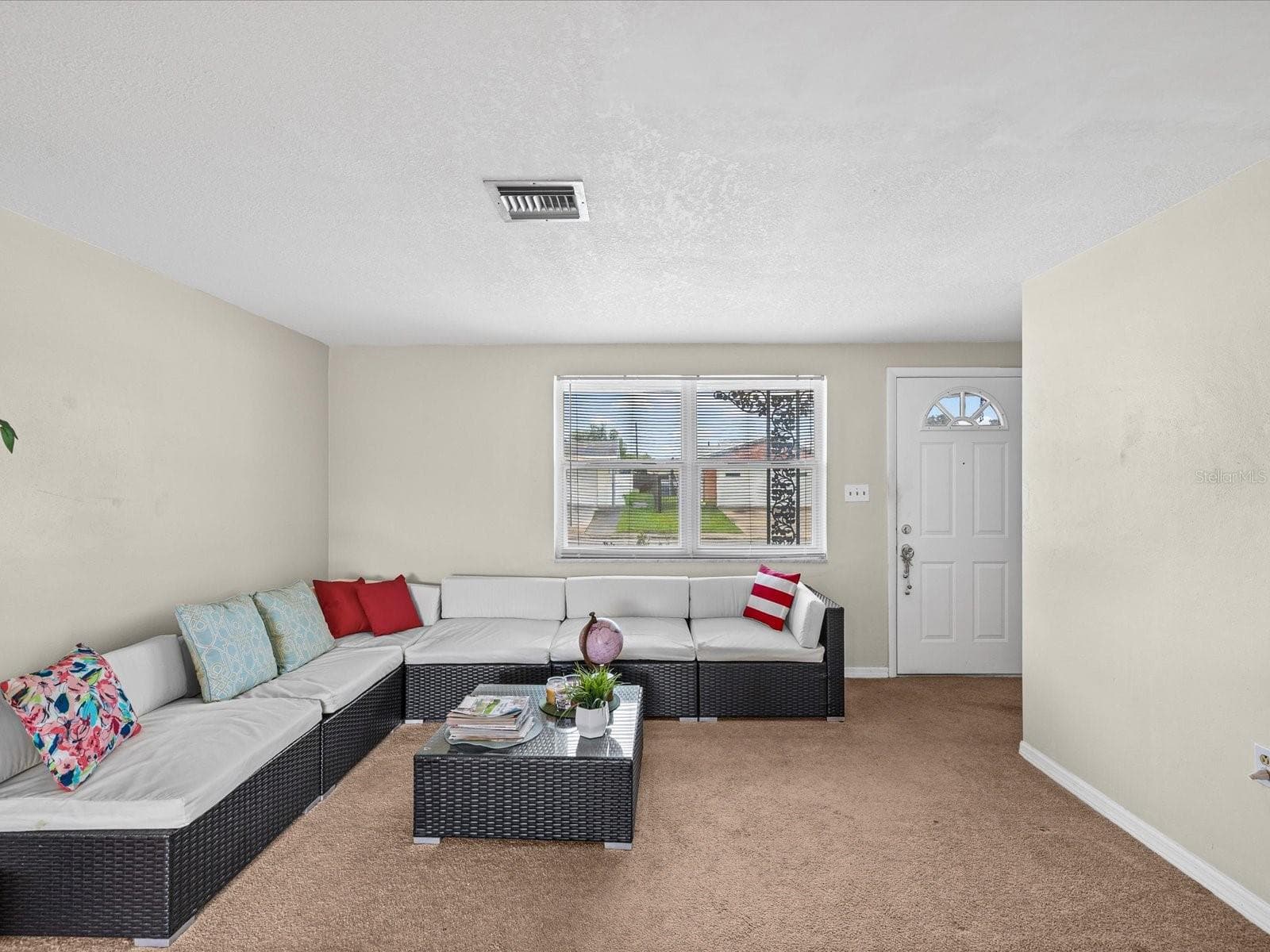 1023 Viking Dr photo 2