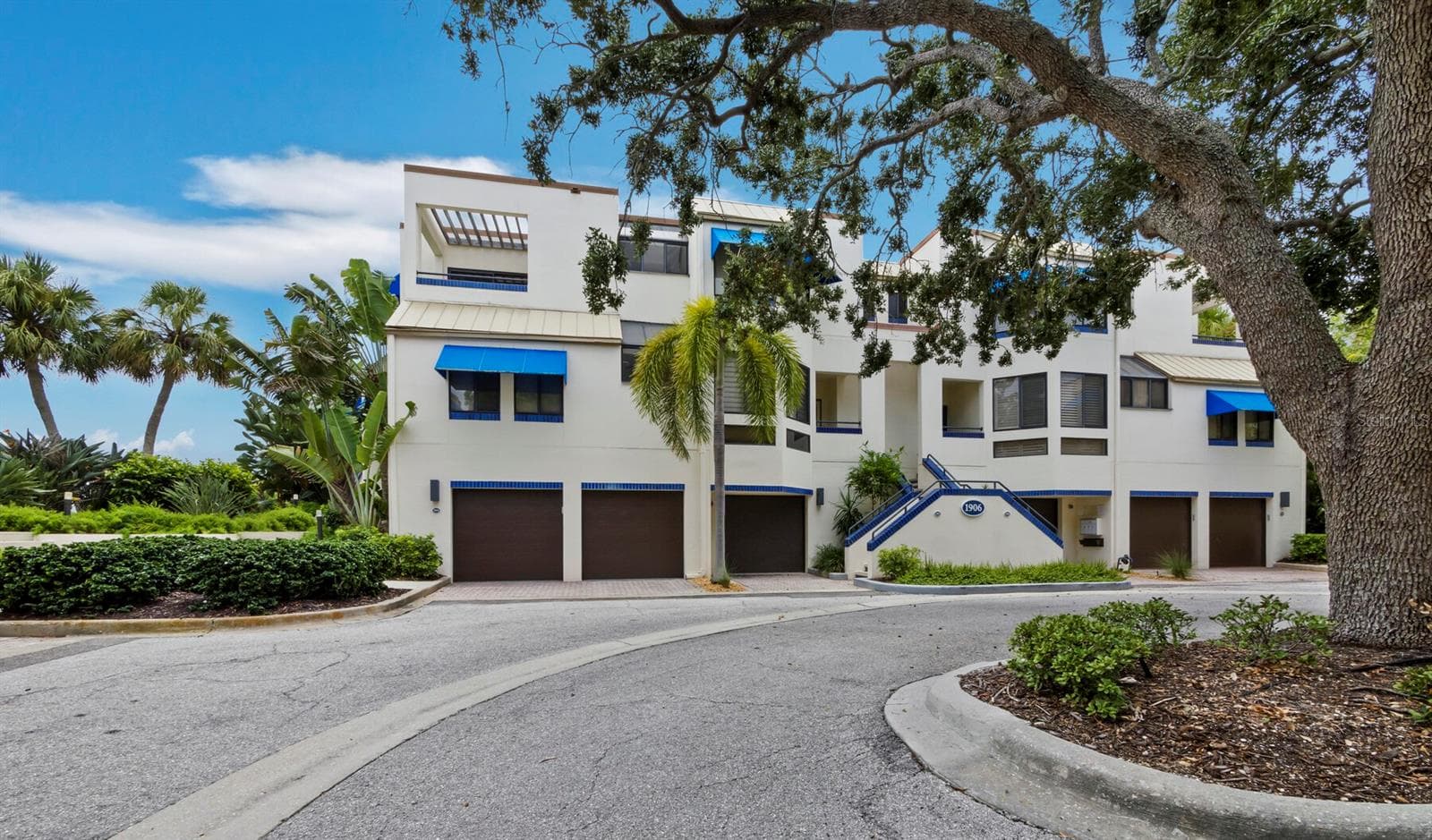 1906 Harbourside Dr #304 photo 2