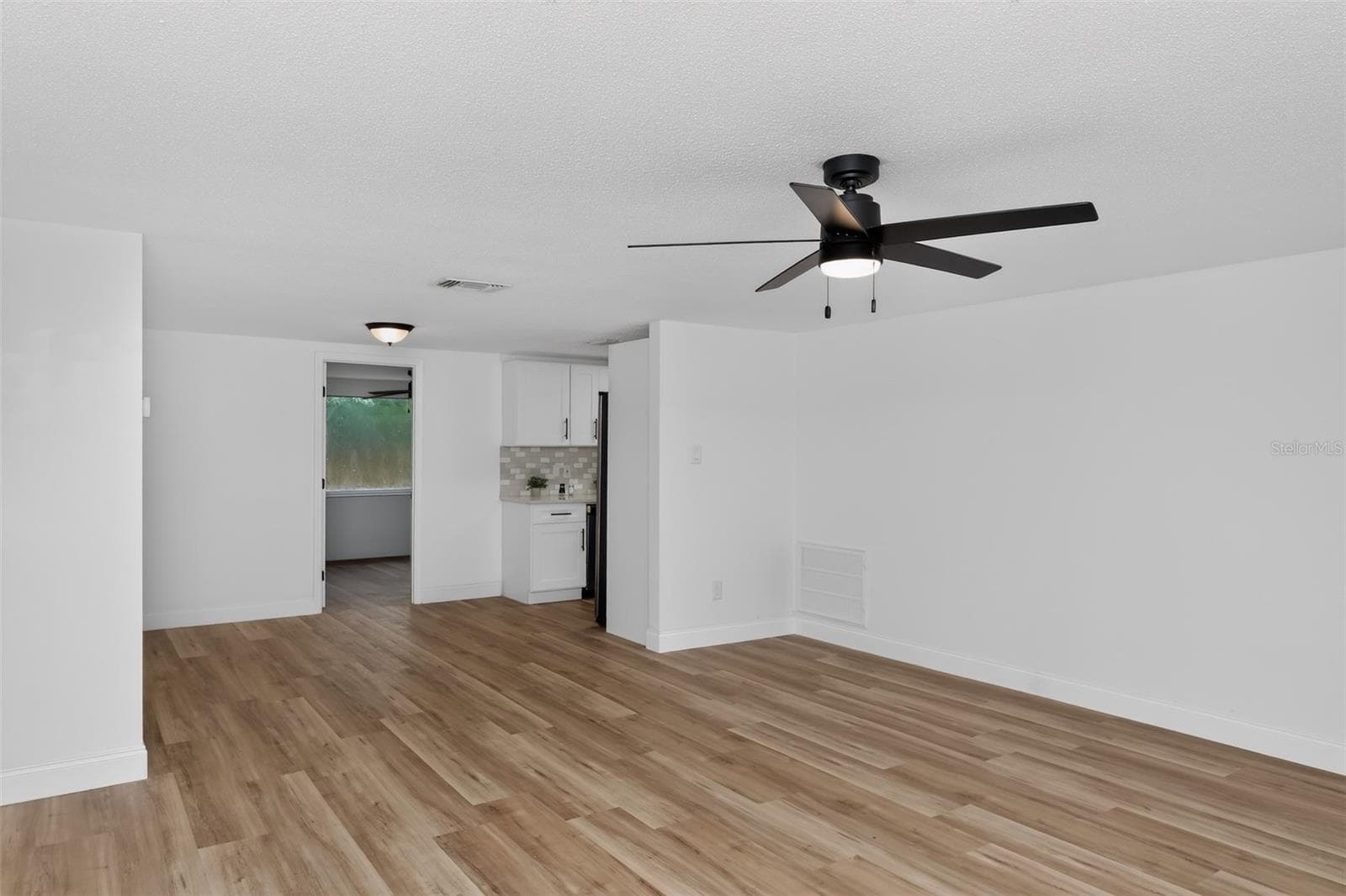 5644 Berlin Dr photo 5