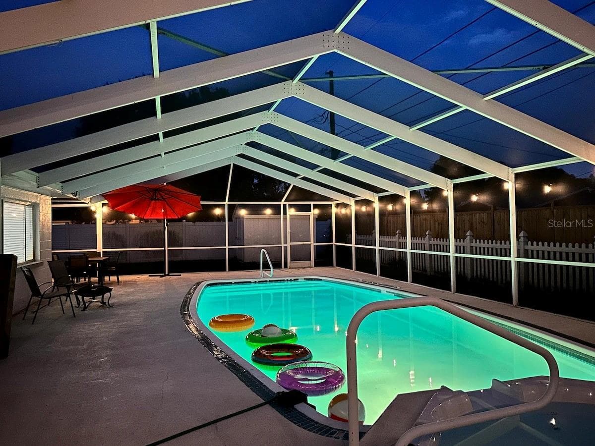 8628 Magnolia Dr photo 2