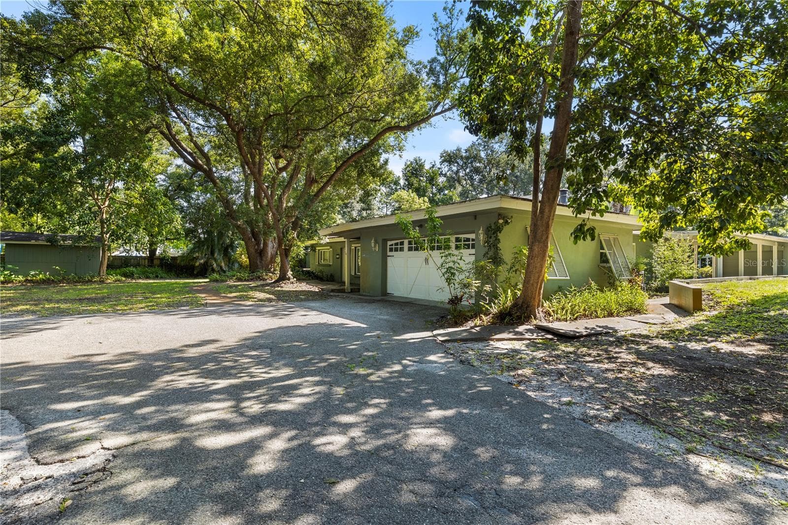 2162 Long Bow Ln photo 2