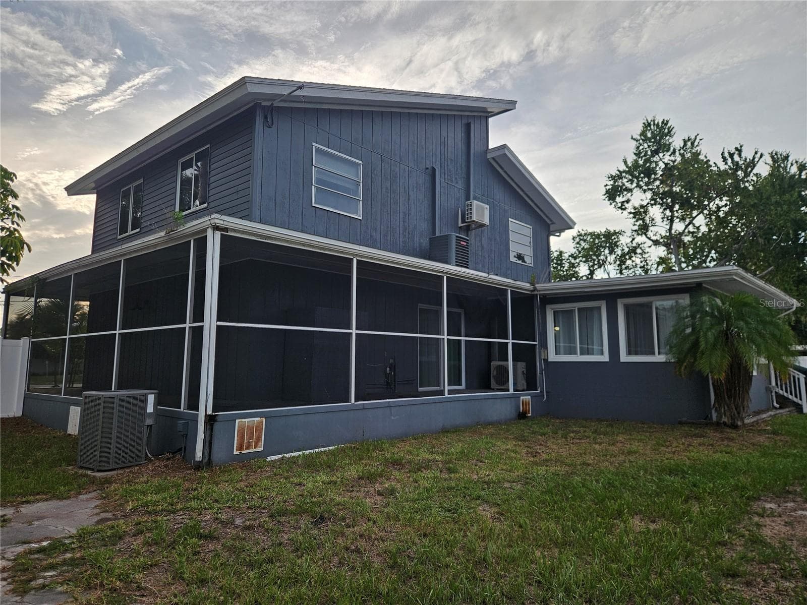 2321 Ingram Ave photo 4