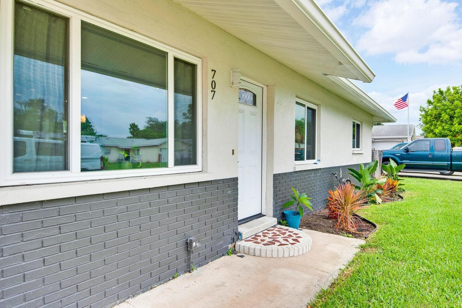 707 65th Avenue Dr W photo 2