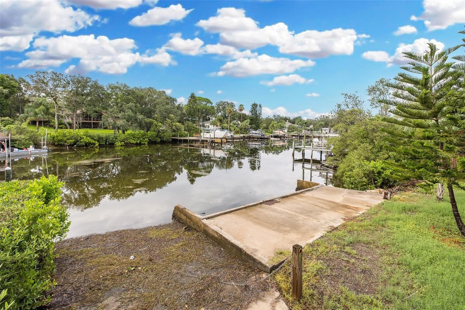 2030 Gulfview Dr photo 5