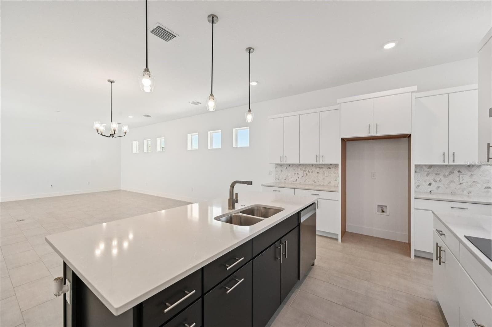 8230 Golden Beach CT photo 2