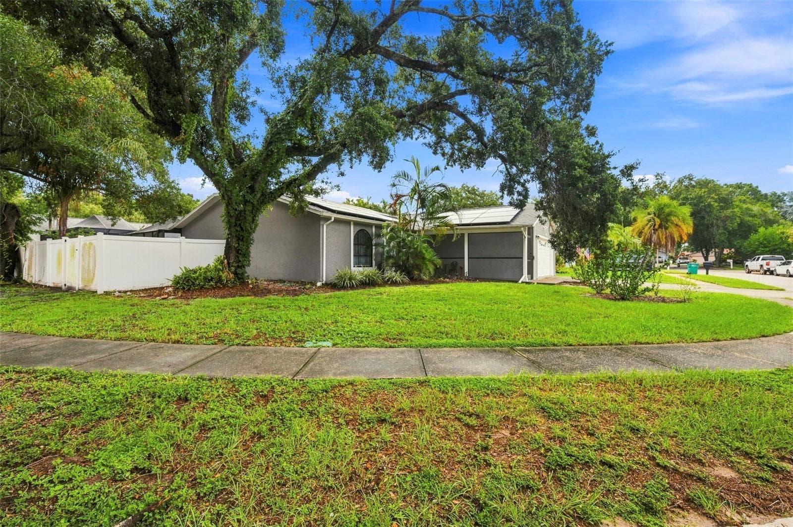 2475 Gulfbreeze Cir photo 2