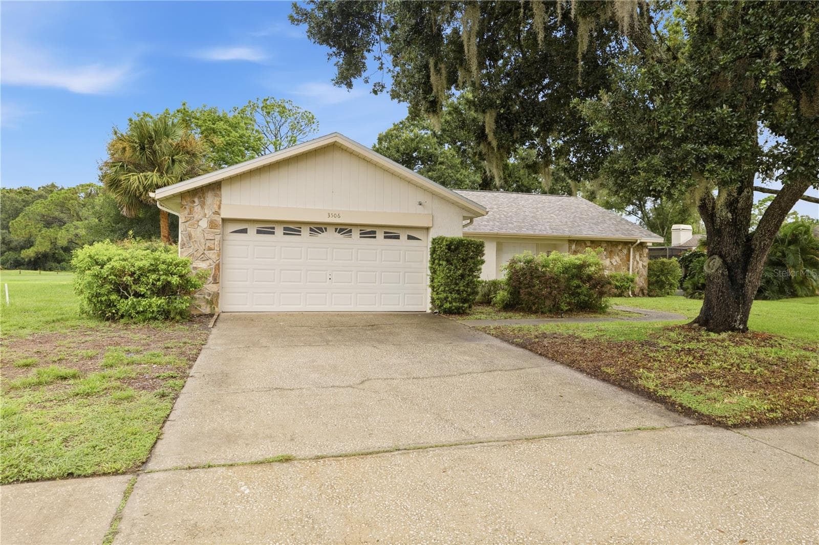 3506 Fairway Forest Dr photo 2