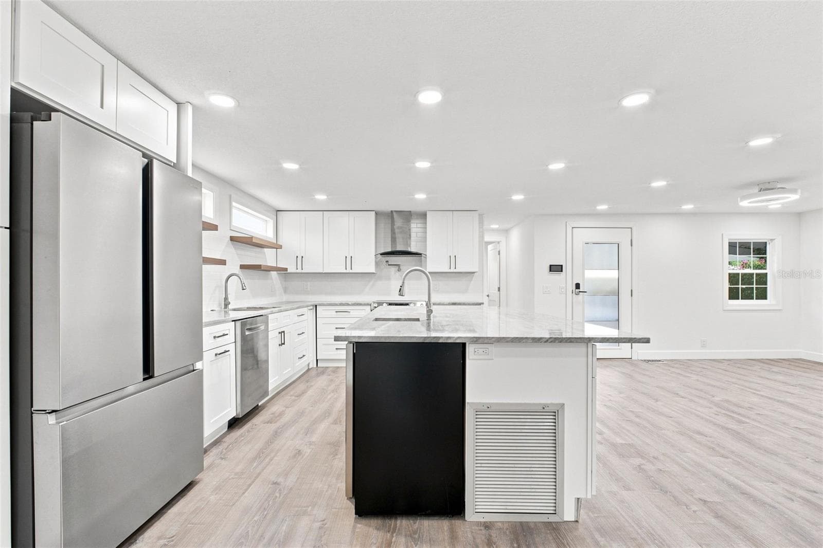 163 Dolphin Dr E photo 5