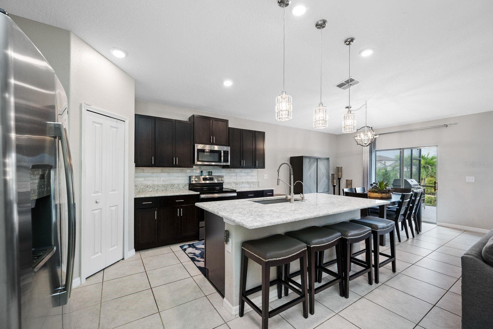 6022 Tremeza Pl photo 2