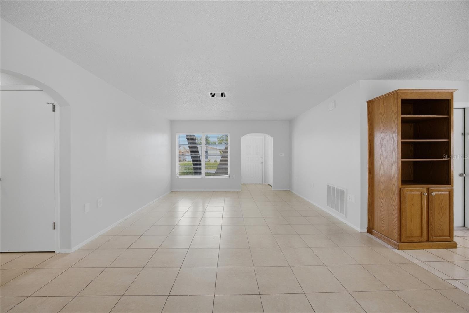 8207 Dedham Dr photo 5