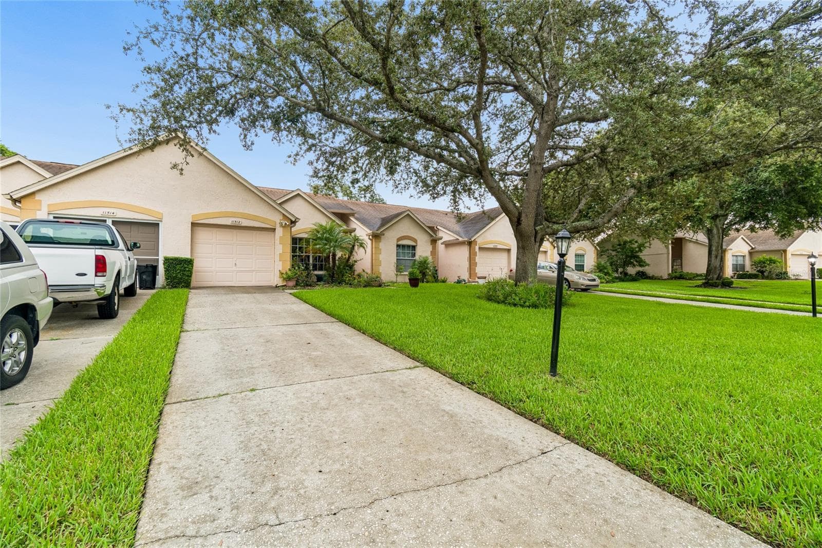 11512 Versailles Ln #11512 photo 2