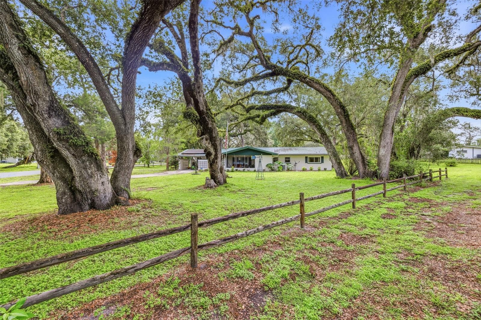 34746 Gardenia Way photo 2