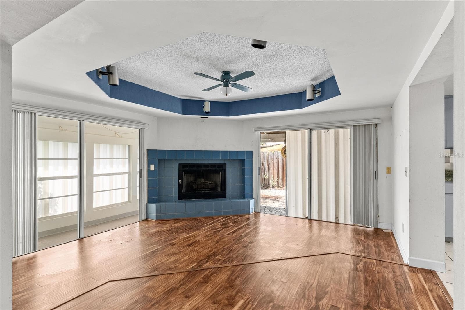 436 Manor Blvd photo 5