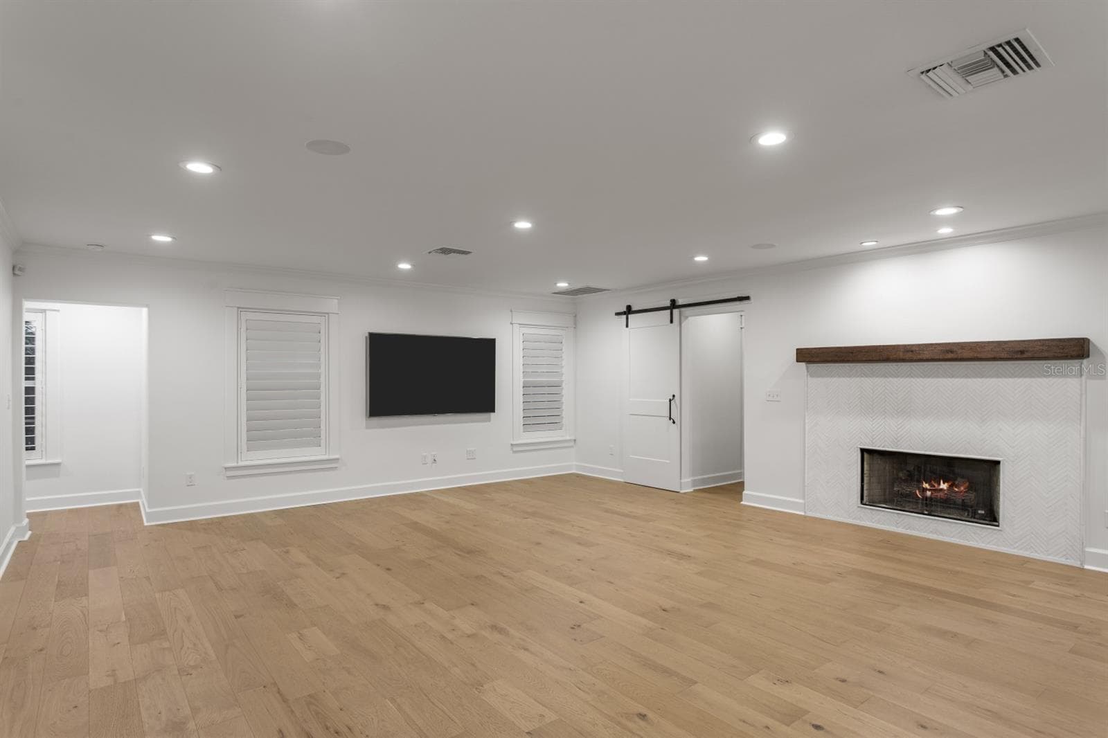 4415 W Clear Ave photo 5