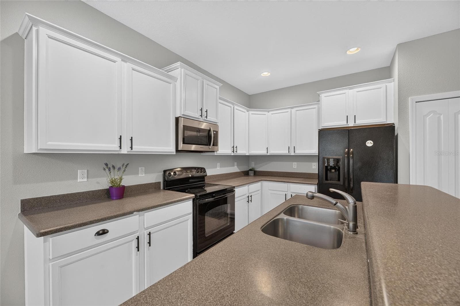 2637 Walden Woods Dr photo 5