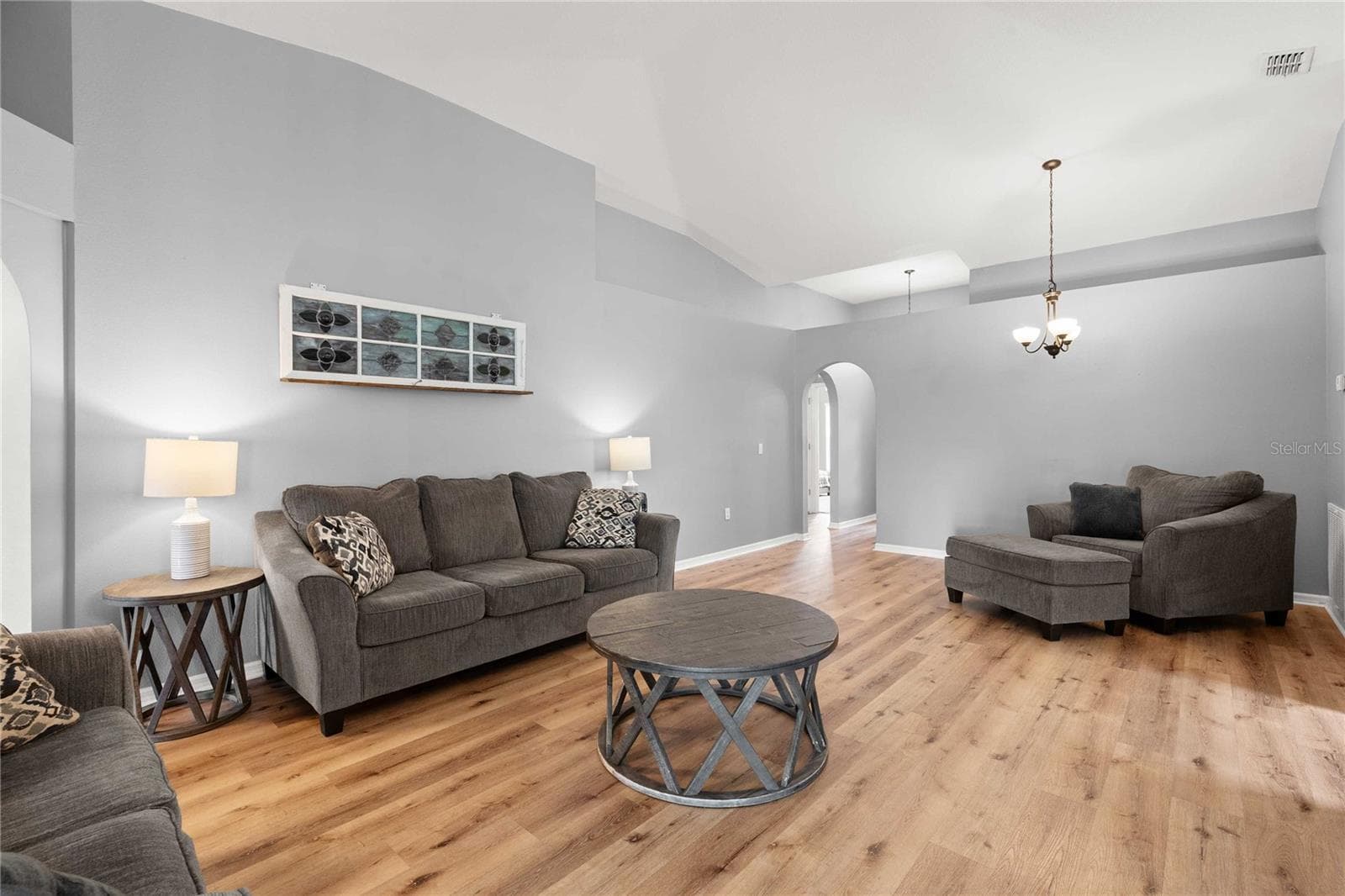 14423 Finsbury Dr photo 3