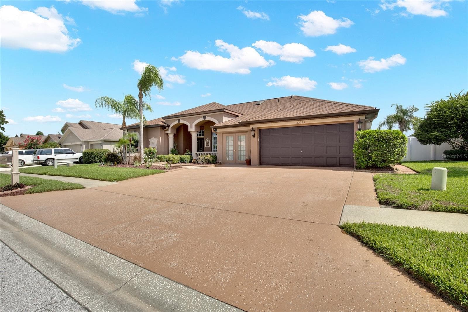 22523 Willow Lakes Dr photo 2
