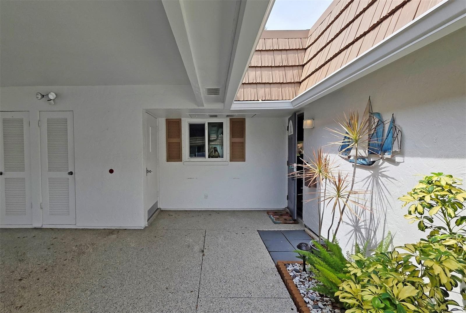 5468 Riverbluff Cir #V-40 photo 3