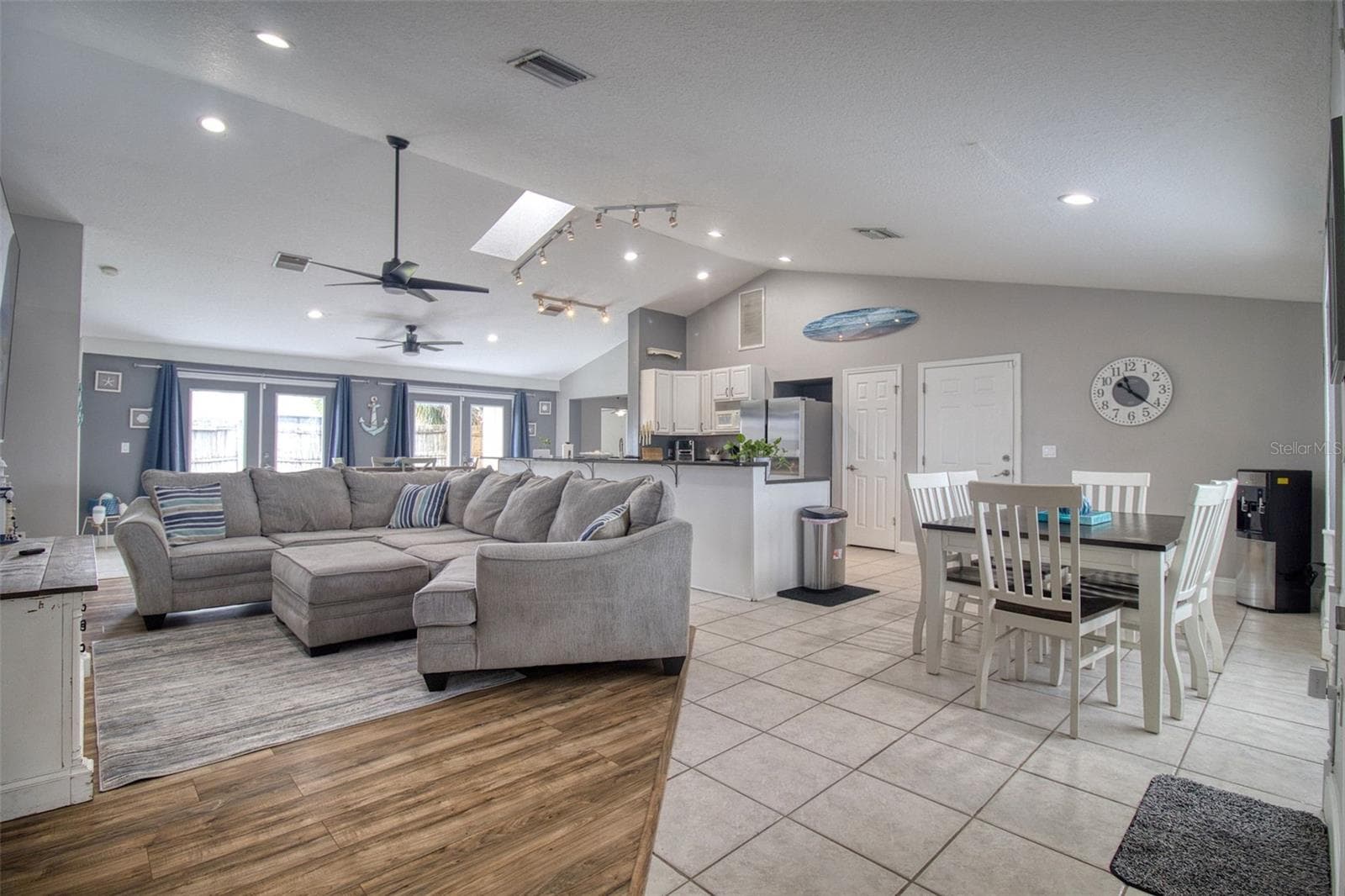 3652 Westchester Dr photo 4