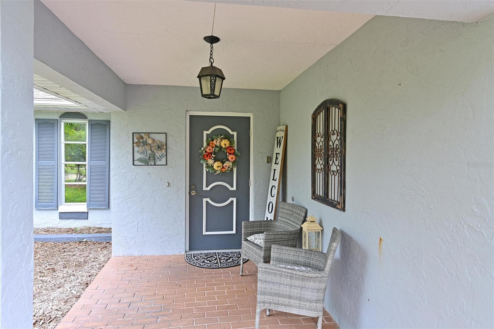 811 Alderwood Way photo 2