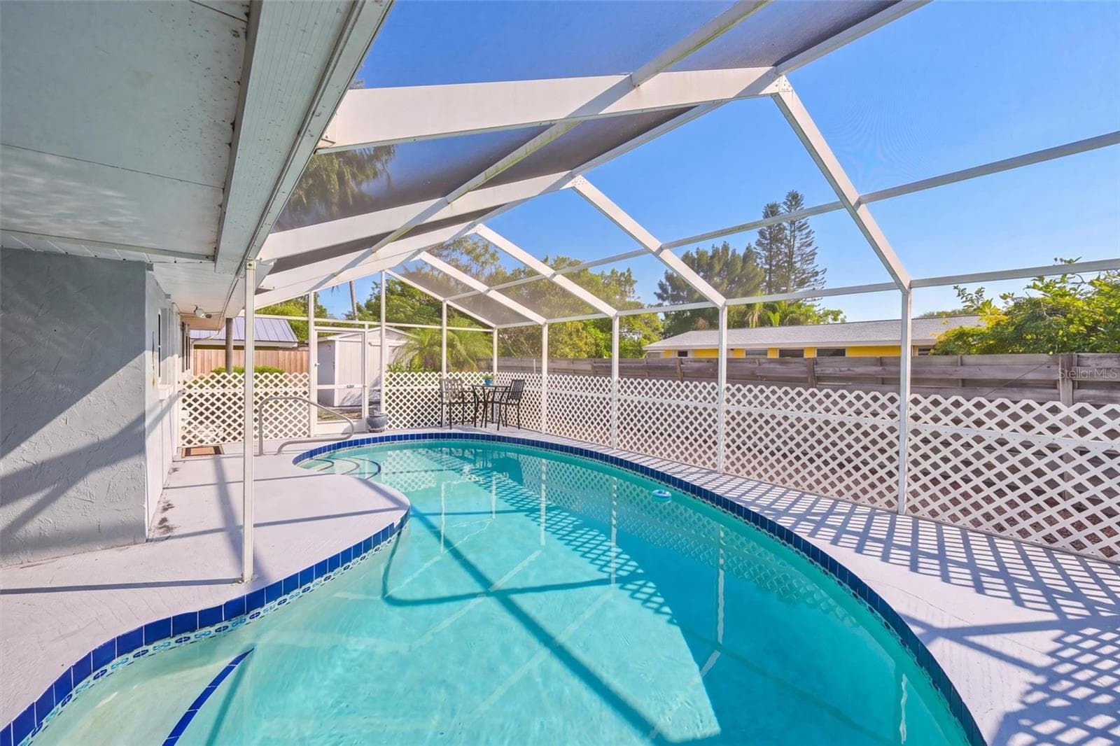 811 Alderwood Way photo 3