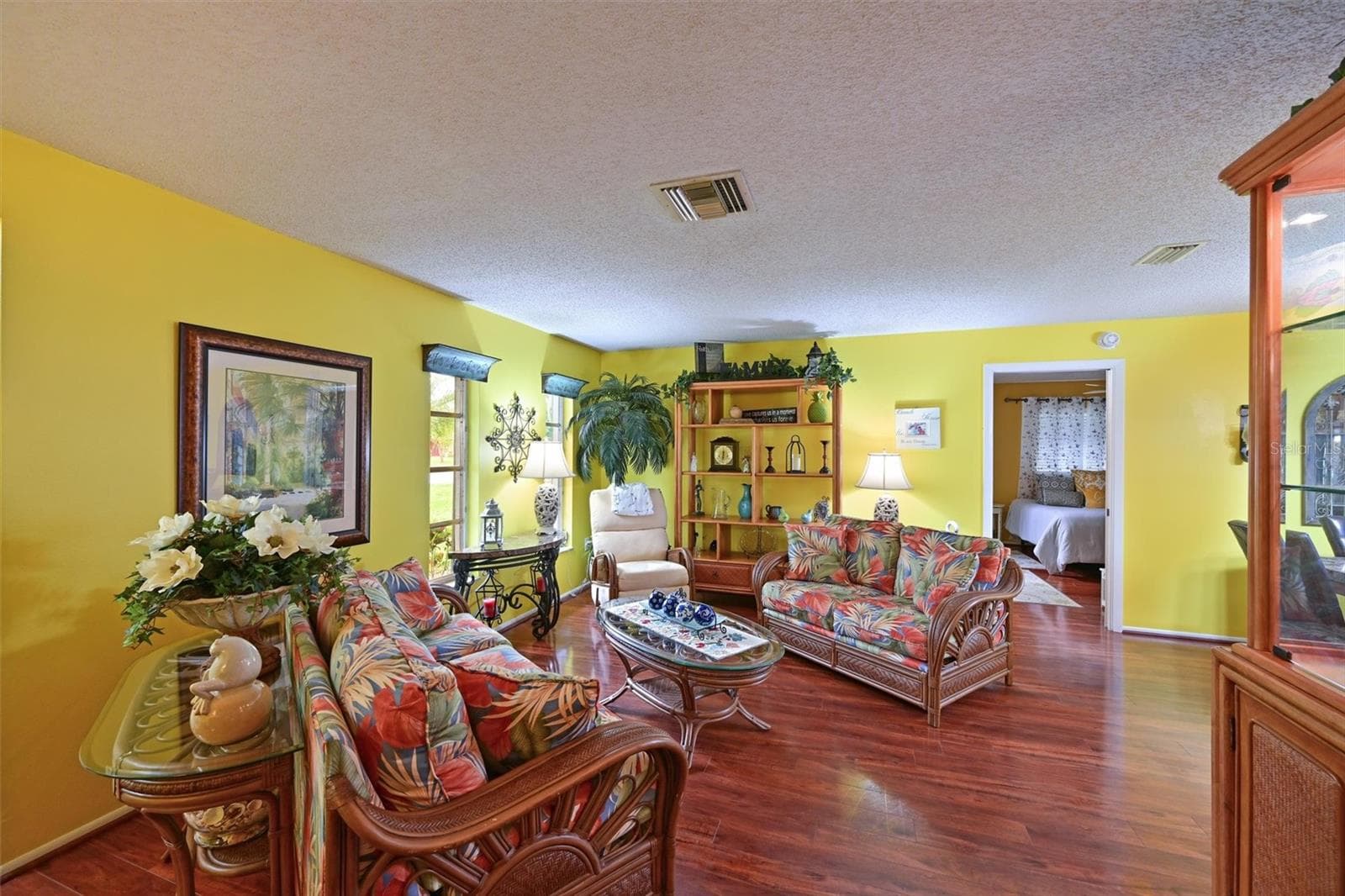811 Alderwood Way photo 4