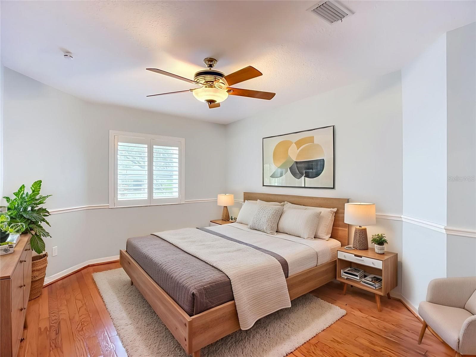 15886 Sanctuary Dr photo 3