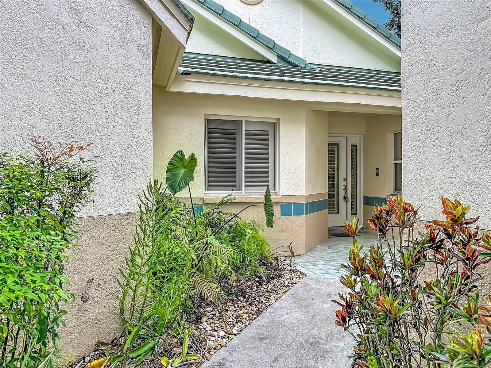 15886 Sanctuary Dr photo 4
