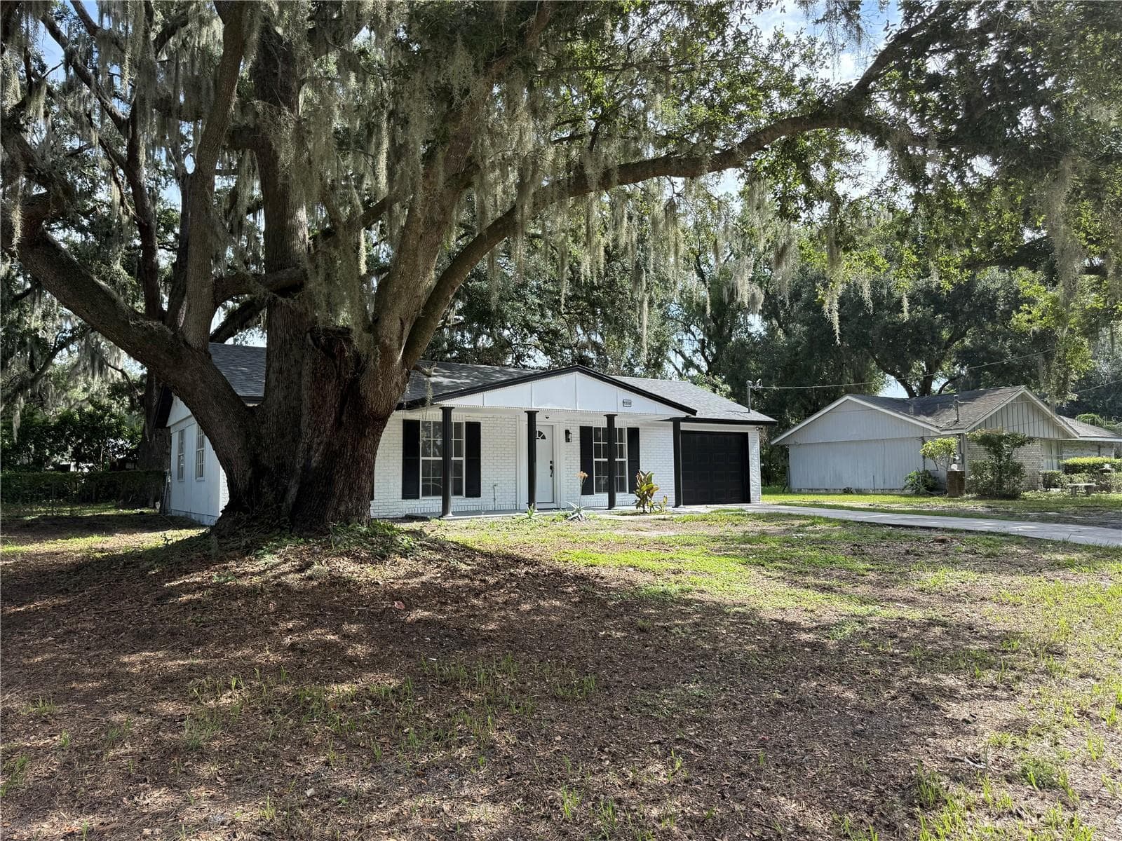 3008 Oakview Ln photo 2