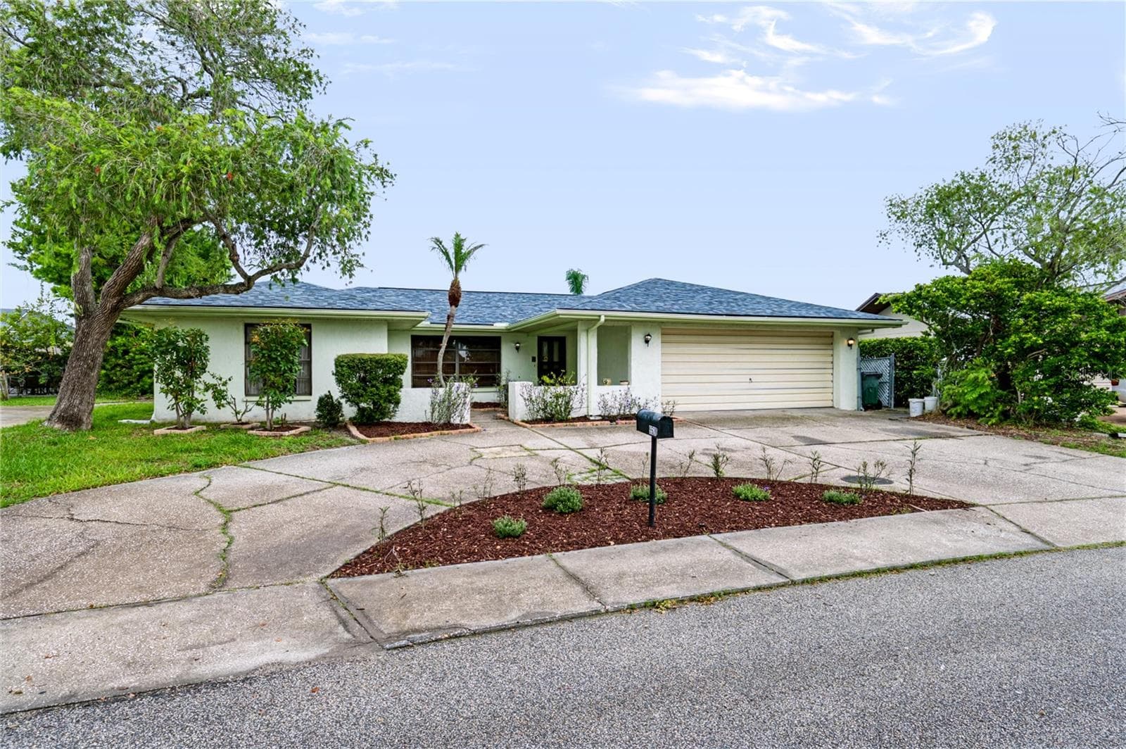 9520 Lake Christina Ln photo 2