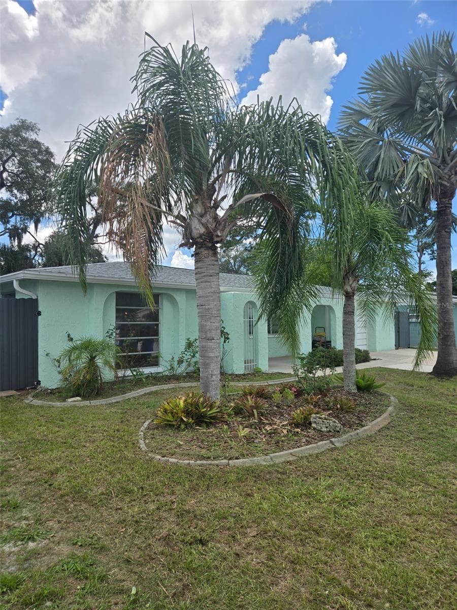 7124 Ashwood Dr photo 3